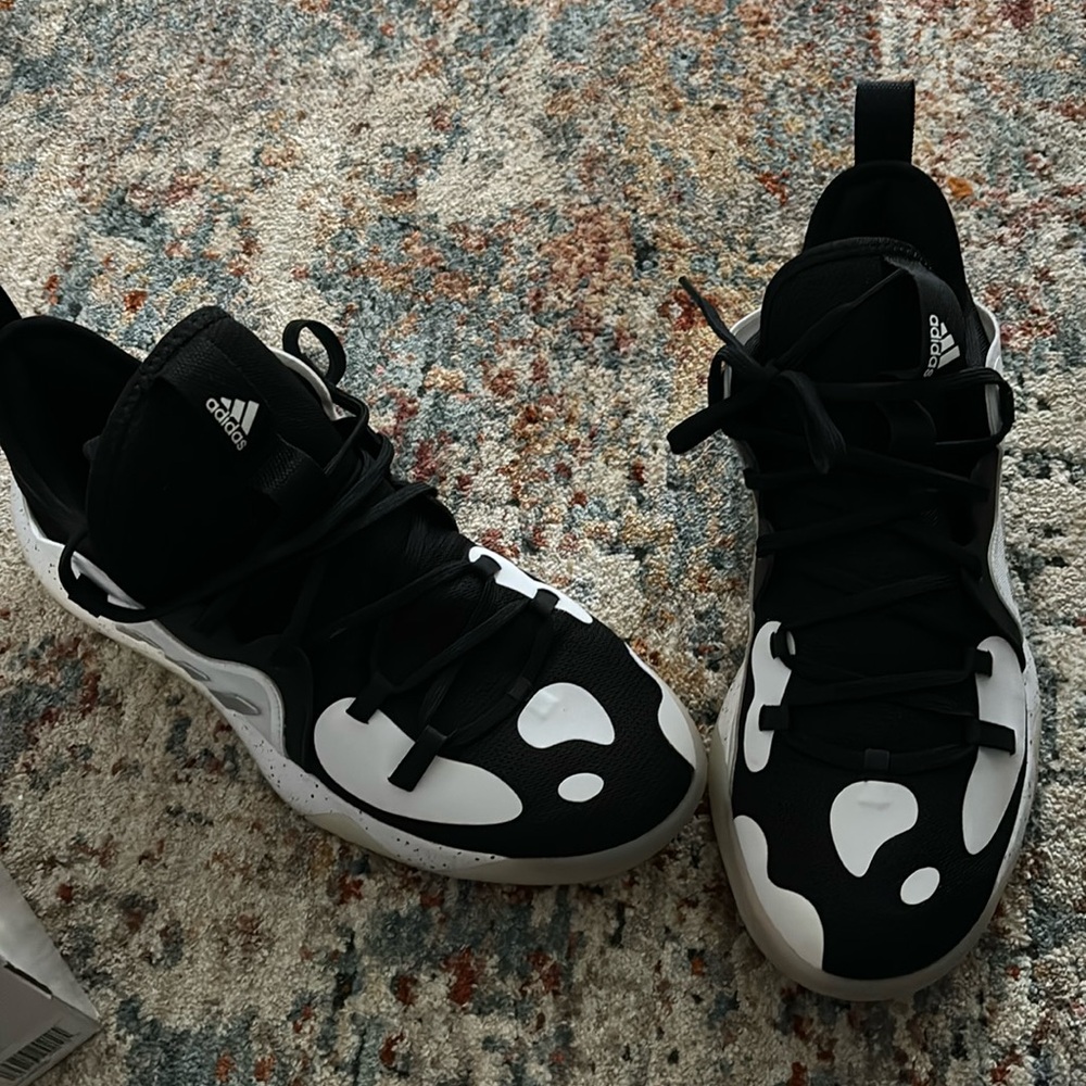 Adidas Harden Stepback 2 basketball shoe